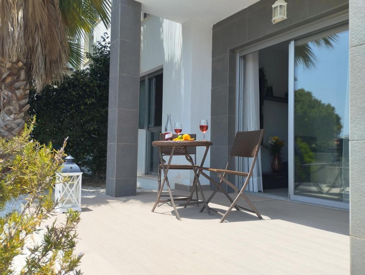 Bungalow En Punta Prima 2 Dormitorios Y Piscina Torrevieja Ngoại thất bức ảnh
